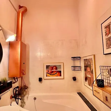 Artist's In Location 350m To Main Square Apartment
