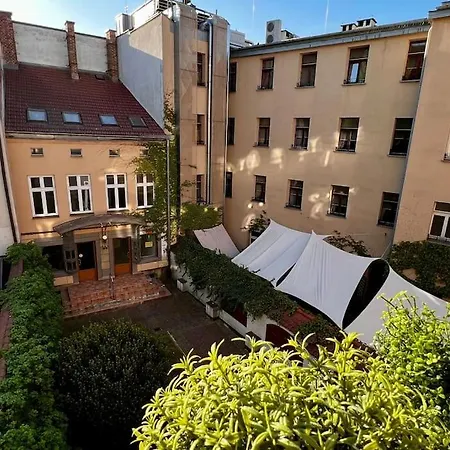 Artist's In Location 350m To Main Square Apartment
